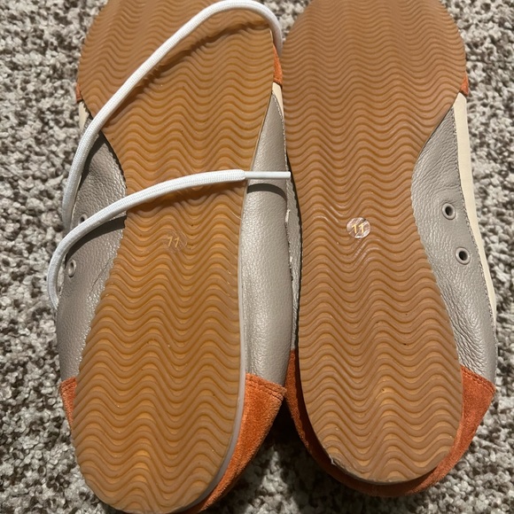 TORY BURCH TORY SNEAKER NYLON/LEATHER/SUEDE T LOGO IVORY/TAN/RUST SZ US 11 - Picture 5 of 8